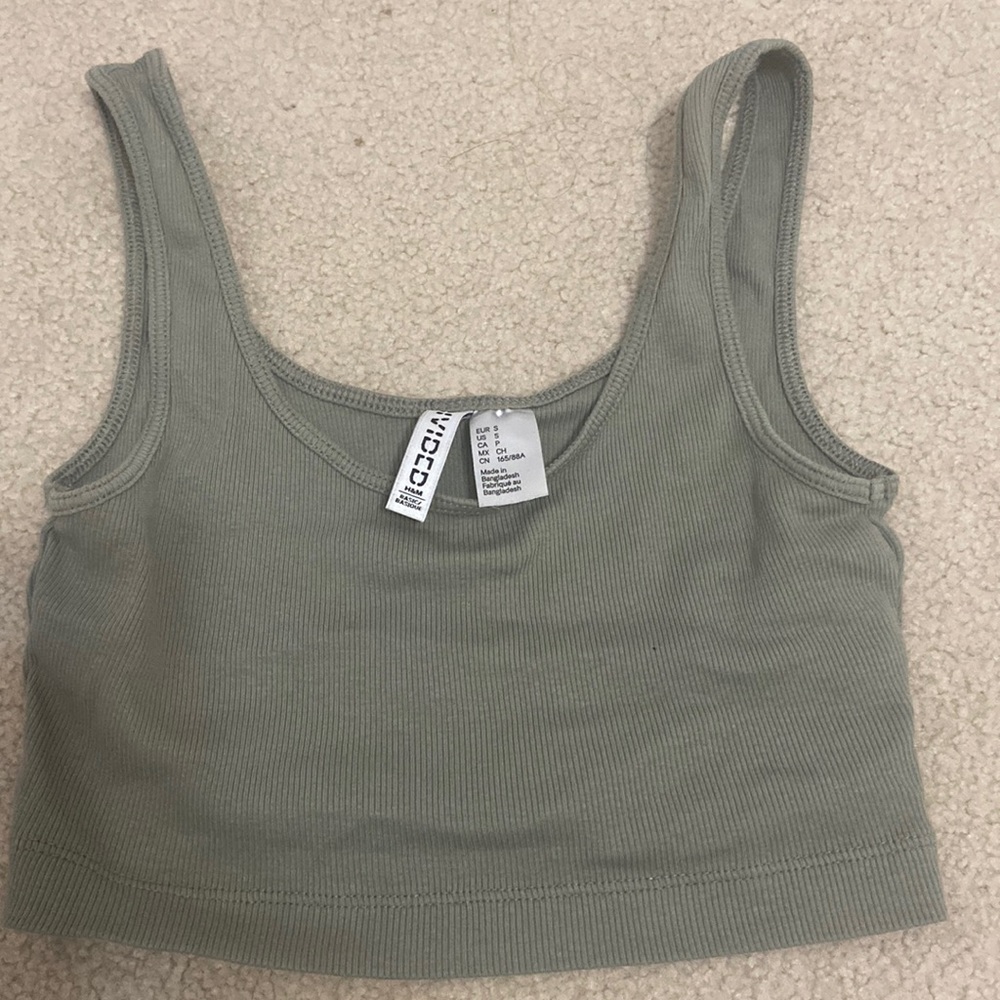 green cropped tank